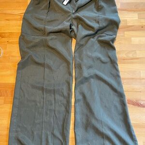 Banana Republic Green Pants Timeless Style